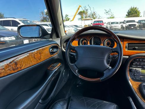 Used 2003 Jaguar XJ8 RWD image 57