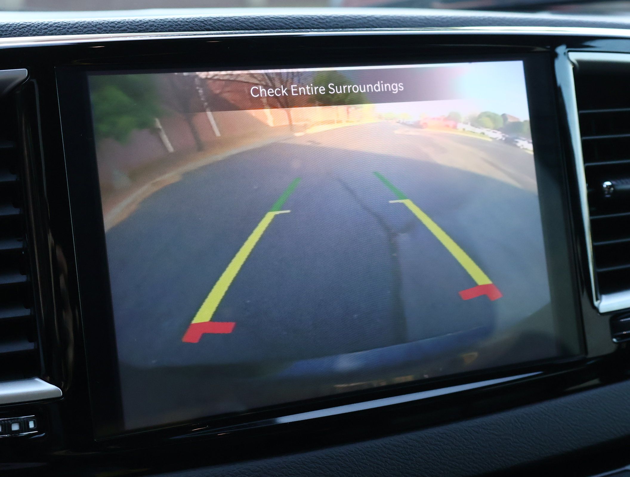 Used 2025 Chrysler Pacifica Select FWD image 5