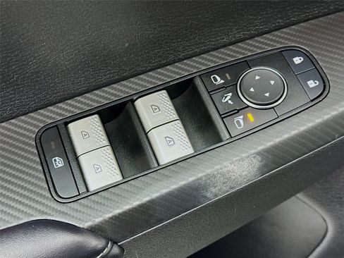 Used 2024 Mitsubishi Outlander SE image 19