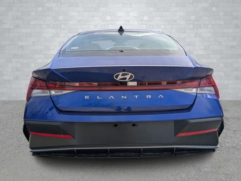 New 2025 Hyundai Elantra Limited image 6