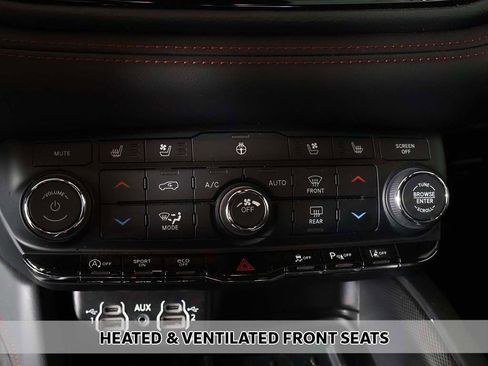Used 2025 Dodge Durango GT AWD/4WD image 8