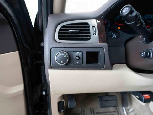 Used 2013 GMC Yukon XL Denali AWD/4WD image 11