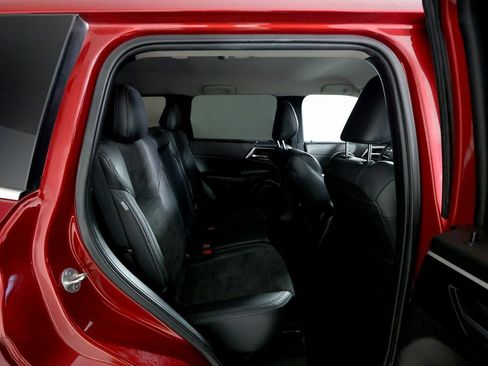 Used 2022 Mitsubishi Outlander SE image 13