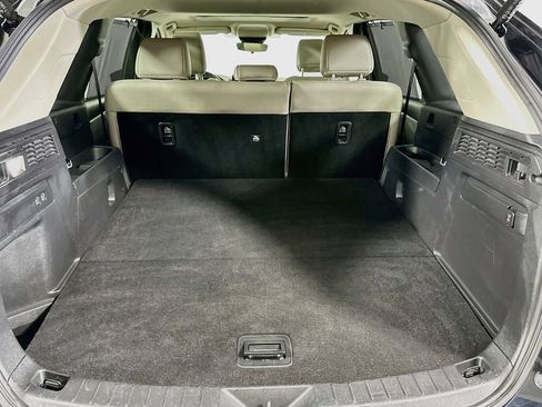 Certified 2025 MAZDA CX-70 3.3 Turbo w/ Preferred Package AWD/4WD image 16