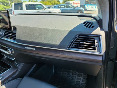 Certified 2025 Audi Q5 2.0T Premium Plus w/ Premium Plus Package image 16