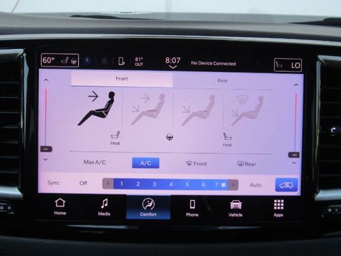 Used 2024 Chrysler Pacifica Touring-L image 53