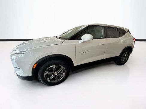 Used 2024 Chevrolet Blazer LT FWD image 9