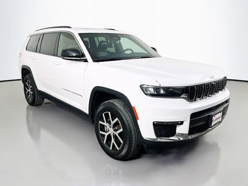 Used 2024 Jeep Grand Cherokee L Limited w/ Luxury Tech Group II image 3