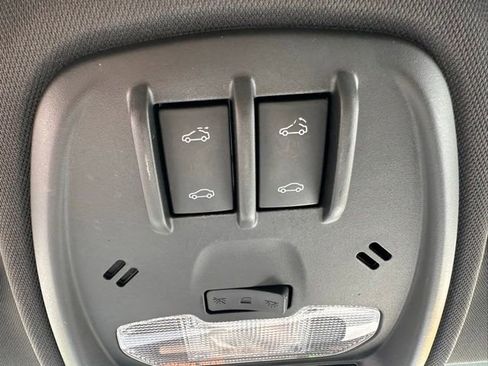 Used 2024 Chevrolet Trax RS w/ Sunroof Package FWD image 25