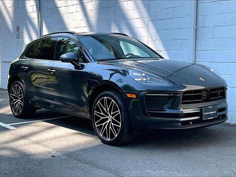 Certified 2025 Porsche Macan AWD/4WD image 7