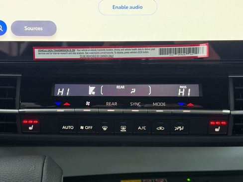 Used 2025 Toyota Sienna XLE image 22