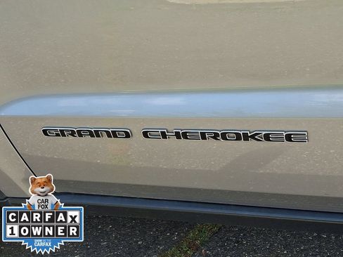 Used 2021 Jeep Grand Cherokee Laredo X AWD/4WD image 29