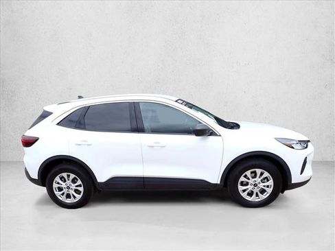 Used 2023 Ford Escape Active AWD/4WD image 5