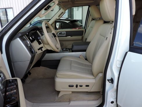 Used 2014 Ford Expedition XLT w/ Equipment Group 201A RWD image 17