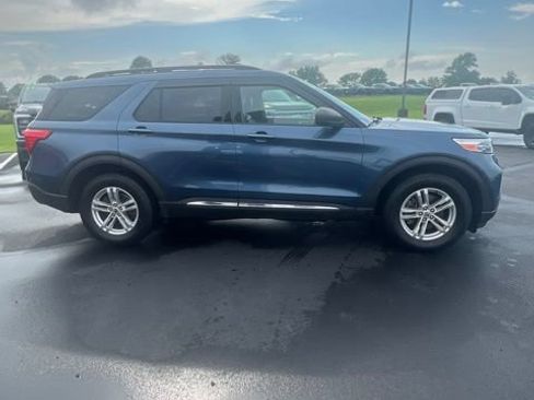 Used 2020 Ford Explorer XLT w/ Equipment Group 202A AWD/4WD image 4