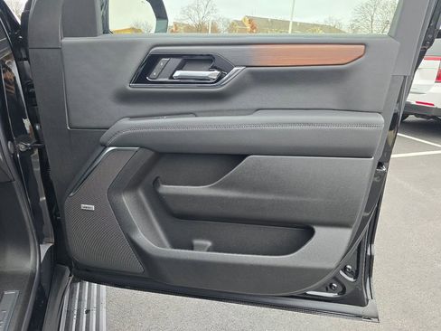 New 2026 GMC Yukon XL Denali w/ Denali Reserve Package AWD/4WD image 37