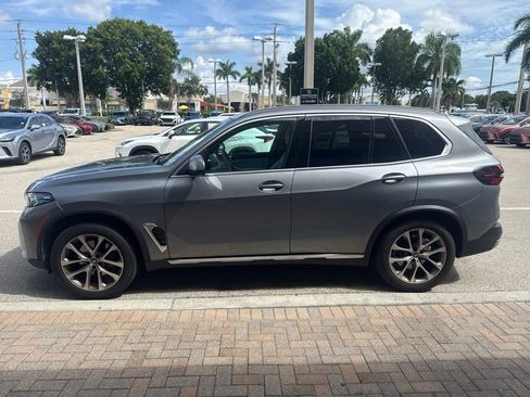 Used 2024 BMW X5 sDrive40i w/ Premium Package RWD image 3