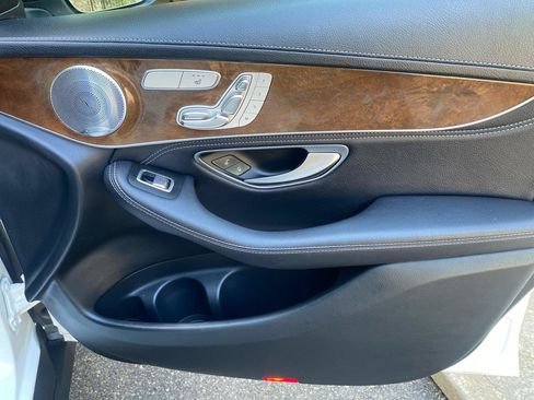 Used 2017 Mercedes-Benz GLC 300 4MATIC image 25