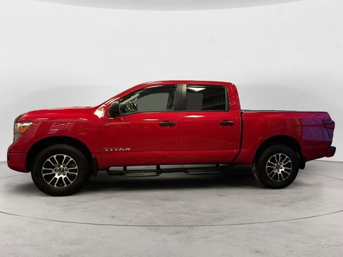 Used 2024 Nissan Titan SV image 2