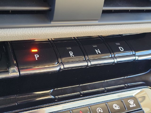 Used 2025 Lincoln Corsair AWD w/ Equipment Group 101A image 24
