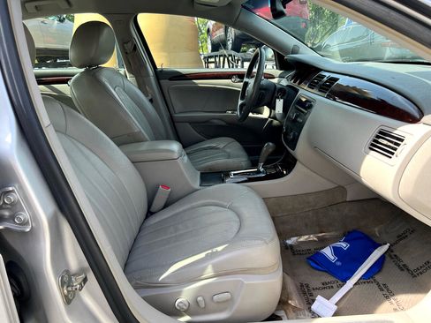Used 2010 Buick Lucerne CXL image 16
