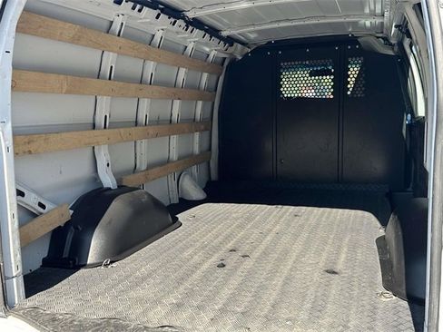 Used 2023 GMC Savana 2500 w/ Driver Convenience Package image 15