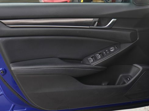 Used 2018 Honda Accord Sport image 18
