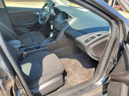 Used 2016 Ford Focus SE FWD image 5