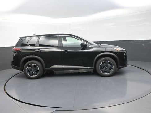 Used 2024 Nissan Rogue SV AWD/4WD image 12