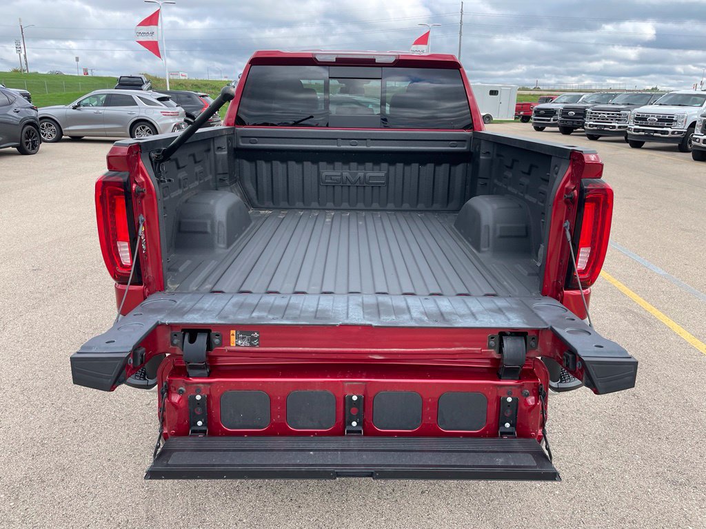 Used 2023 GMC Sierra 1500 SLT w/ SLT Premium Package AWD/4WD image 28