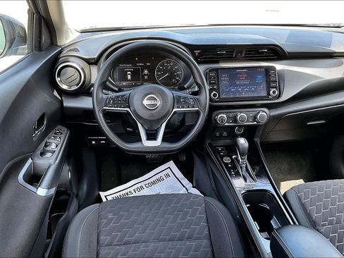 Used 2023 Nissan Kicks SV FWD image 5