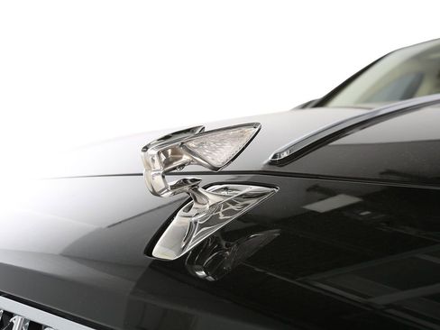 Used 2022 Bentley Flying Spur V8 image 8