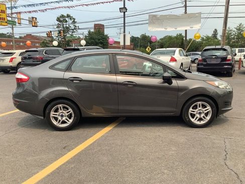Used 2017 Ford Fiesta SE FWD image 8