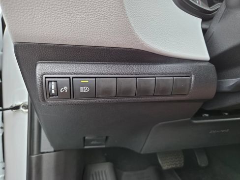 Certified 2025 Toyota Corolla SE FWD image 28