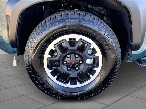 Certified 2025 Toyota 4Runner TRD Off-Road Premium image 9
