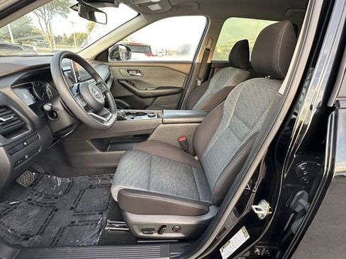 Used 2023 Nissan Rogue SV image 24