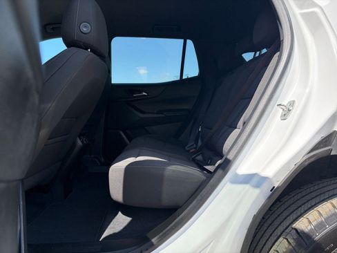 Used 2025 Chevrolet Equinox LT AWD/4WD image 25