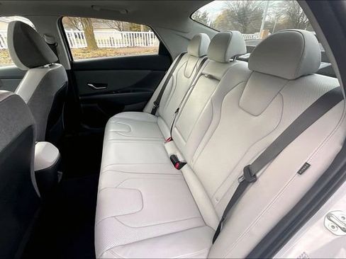 Certified 2024 Hyundai Elantra Limited image 27