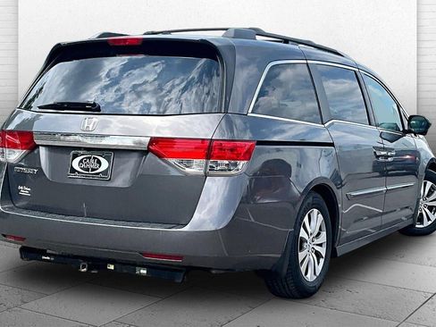Used 2021 Chrysler Pacifica Touring-L FWD image 12