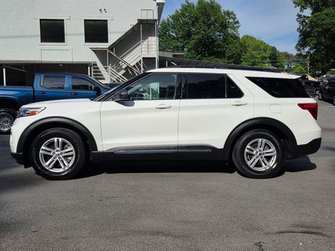 Used 2021 Ford Explorer XLT w/ Equipment Group 202A RWD image 4
