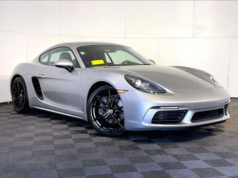 Certified 2024 Porsche 718 Cayman RWD image 9