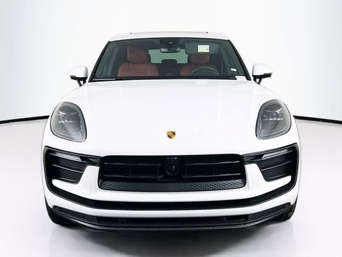 New 2026 Porsche Macan image 6