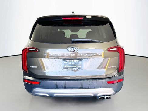 Used 2020 Kia Telluride S w/ S 8 Passenger Seating Package AWD/4WD image 6