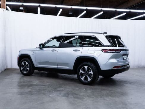 Used 2024 Jeep Grand Cherokee Limited 4xe AWD/4WD image 4