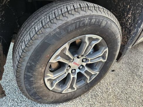 Used 2025 GMC Sierra 1500 SLT AWD/4WD image 10