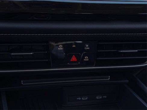 New 2026 Volkswagen Atlas SE image 13