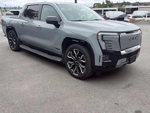 Used 2025 GMC Sierra EV Denali AWD/4WD image 4