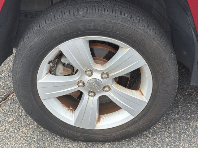 Used 2019 Jeep Cherokee Latitude Plus FWD image 12
