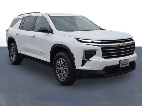 New 2026 Chevrolet Traverse LT image 3