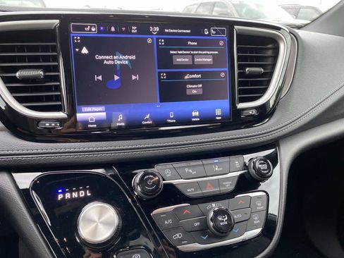 New 2027 Chrysler Pacifica Select FWD image 10